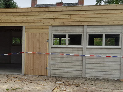 Beton casco met houten of andere buiten of binnen afwerkingen !