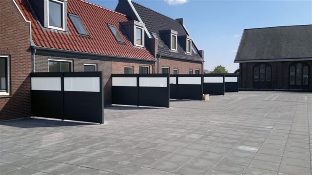 microscoop Bewusteloos redden Aluminium terrasschermen met opaal of helder veiligheidsglas | SBNBouw.nl